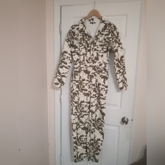 Fashion Nova Eyes On You Denim Brown Camouflage Jumpsuit M - Picture 2 of 11